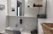 In-room Bathroom 6 Euro Rastpark Zum Eichenzeller