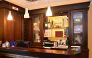 Bar, Kafe dan Lounge 3 Amadis Hotel