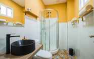 In-room Bathroom 7 Hostel SEA&DREAMS Calpe