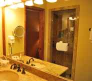 In-room Bathroom 4 White Pines 1-BD at Westgate - Peak Mountain