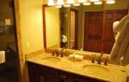 In-room Bathroom 5 White Pines 1-BD at Westgate - Peak Mountain