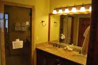 In-room Bathroom White Pines 1-BD at Westgate - Eclipse