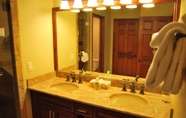 In-room Bathroom 6 White Pines 2-BD at Westgate - Liberty