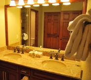 In-room Bathroom 6 White Pines 2-BD at Westgate - Liberty