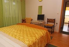 Bedroom 4 Vijola