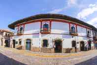 Bên ngoài Cusco Plaza de Armas