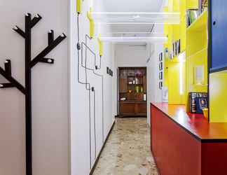 Lobi 2 Mondrian Apartment in Milan