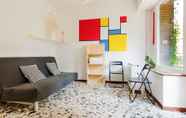 Lobi 4 Mondrian Apartment in Milan