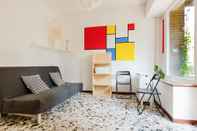 Lobby Mondrian Apartment in Milan