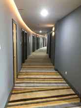 Lobi 4 D Arc Hotel