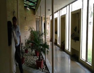 Lobby 2 Modipur Hotel