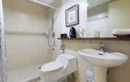 In-room Bathroom 6 McKinley Park Residences near St Lukes