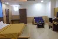 Entertainment Facility Hotel Aadhi