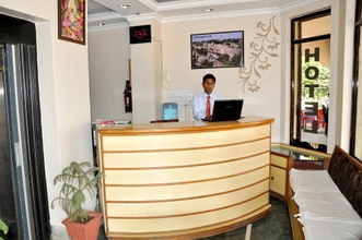 Lobi 4 Hotel Kirti Plaza