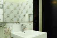 Toilet Kamar Royal Elegance Hotel