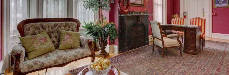 Lobby Greystone Manor Victorian Inn
