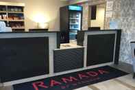 Lobby Ramada by Wyndham Bronx Terminal