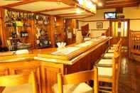 Bar, Kafe, dan Lounge The Hamlet Country Lodge