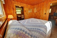 Bedroom Idle A While Cabins