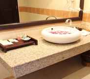 In-room Bathroom 7 Daosavanh Resort & Spa