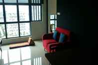 Lobby Lawang Suite 1 Bedroom Corner Apartment
