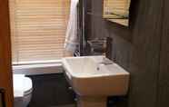 Toilet Kamar 2 Castle Luxury Apartment lll