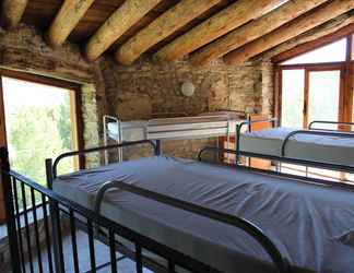 Bedroom 2 Albergue Casa Fumenal