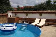 Swimming Pool Villa Gamma