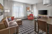 Common Space TownePlace Suites by Marriott Edmonton Sherwood Park