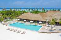 Swimming Pool Innahura Maldives Resort