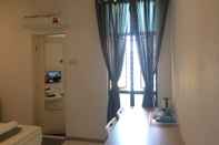 Kamar Tidur Lawang Suite Corner Roomstay 2