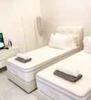 BEDROOM Lawang Suite Corner Roomstay 2