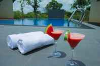 Swimming Pool Ceyloni hotel