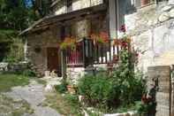 Exterior Gîte Auberge l'Oustalet