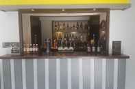 Bar, Kafe, dan Lounge Dolbrodmaeth Riverside B&B