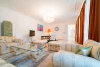 Ruang Umum Vienna Residence Spacious Viennese Apartment for up to 5 Happy Guests