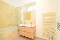 In-room Bathroom Vienna Residence Great Home for 4 People Near the Famous Schloss Schoenbrunn