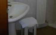 Toilet Kamar 2 Hotel Centrale