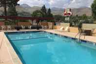 Swimming Pool Andruss Motel