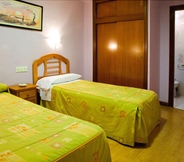 Phòng ngủ 5 Hostal Temiño