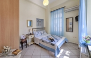 Kamar Tidur 7 Antouanetta Apartments