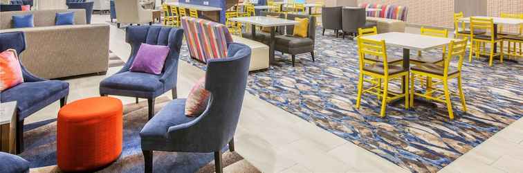 Lobby La Quinta Inn & Suites by Wyndham Dallas Duncanville
