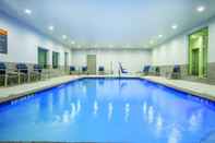 Swimming Pool La Quinta Inn & Suites by Wyndham Dallas Duncanville