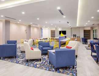 Lobi 2 La Quinta Inn & Suites by Wyndham Dallas Duncanville