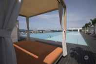 Kolam Renang Sunset Rooftop 2 BR Suite