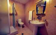 Toilet Kamar 3 Hotel Alabin Central