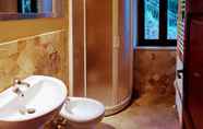 In-room Bathroom 6 Il Borgo Dei Celti