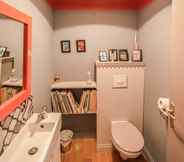 In-room Bathroom 5 La Grande Oasis Gite et Spa
