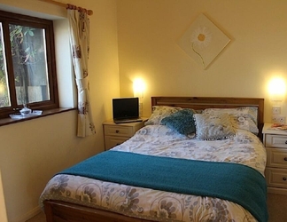 Bedroom 2 Lazy Daisys Farm Cottages