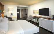 Phòng ngủ 3 Holiday Inn & Suites Philadelphia W - Drexel Hill, an IHG Hotel